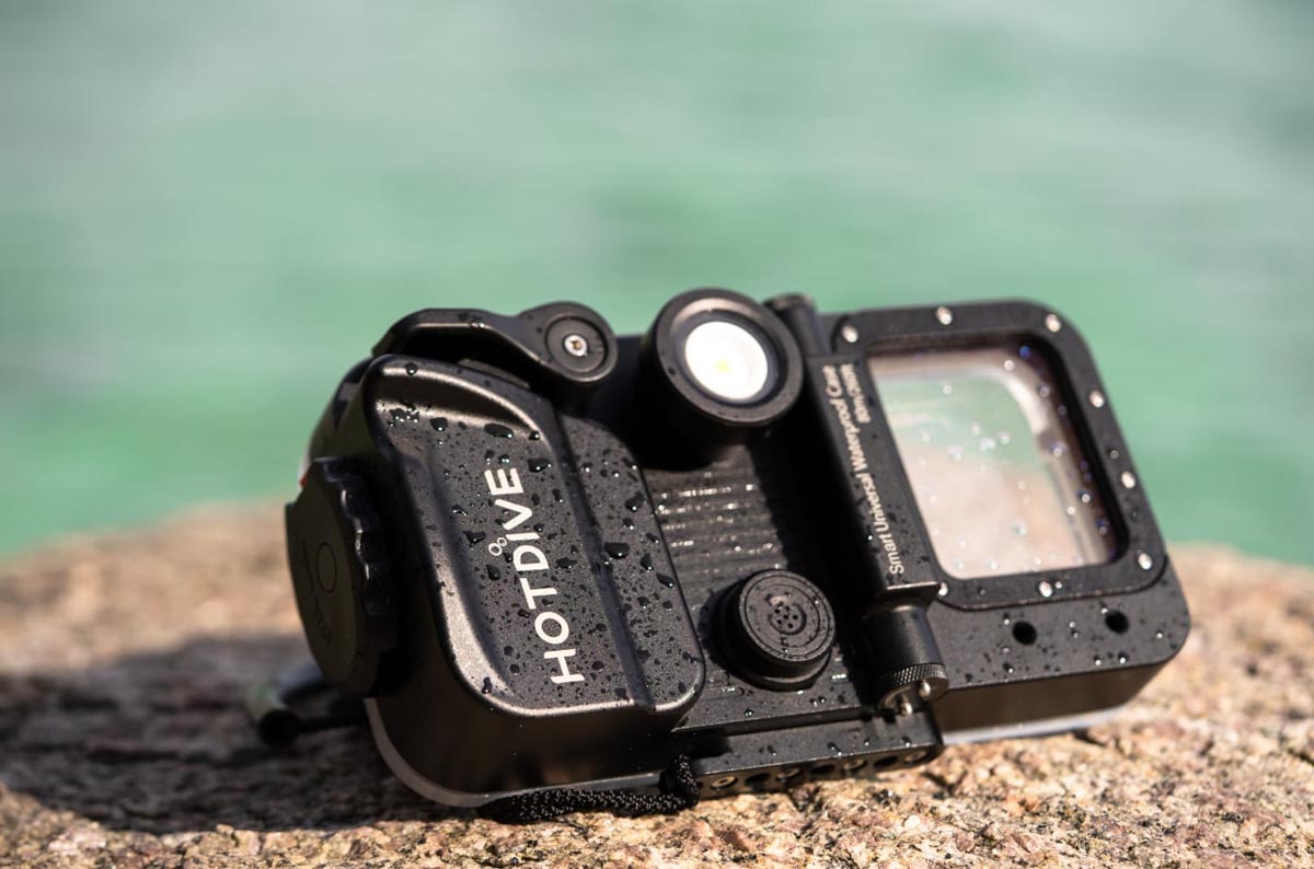 HotDive - Turn your phone into a smart diving gear product shot